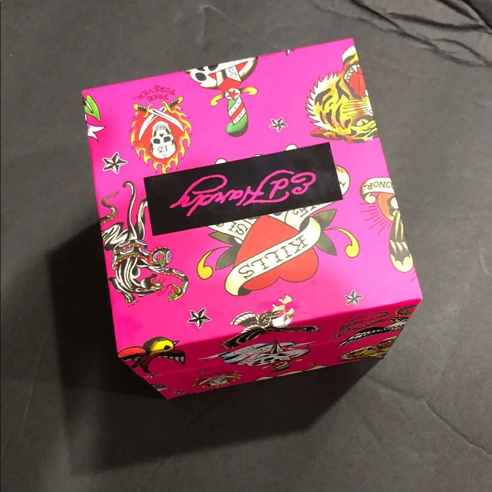 Ed Hardy black onyx look gemstone bling wristwatch new in pink Ed Hardy logo box
